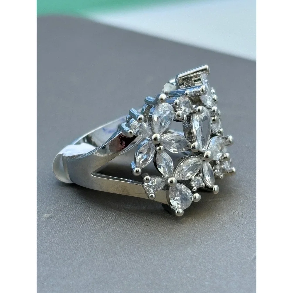 Elegant Silver-Tone Zirconia Cluster Statement Ring 6